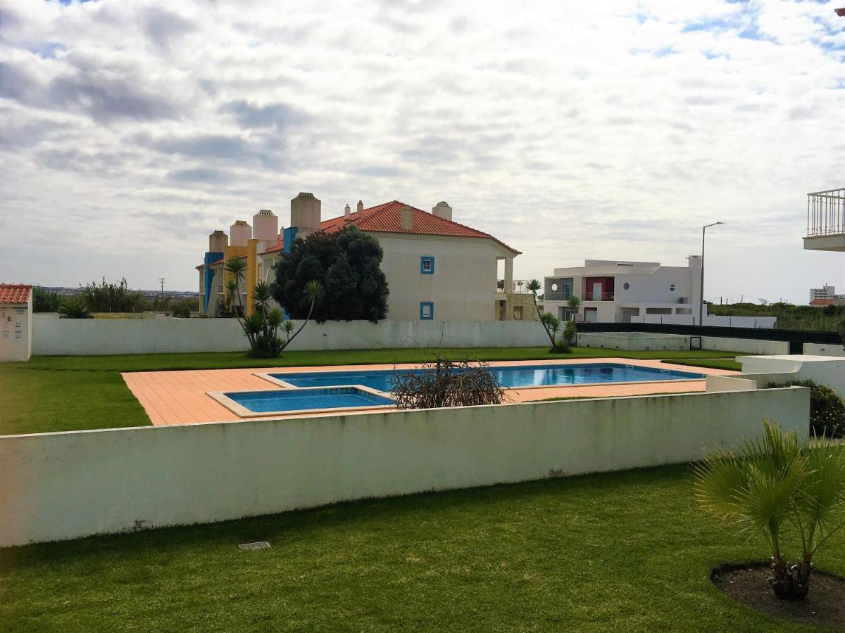 Palmeiras Apartement - T1 Com Piscina Baleal Eksteriør billede