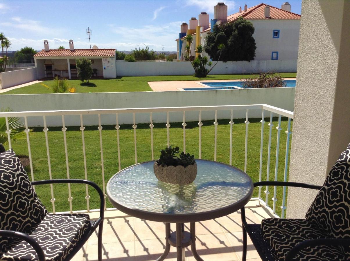 Palmeiras Apartement - T1 Com Piscina Baleal Eksteriør billede