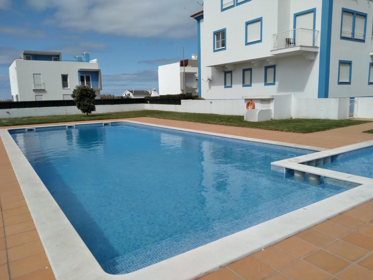 Palmeiras Apartement - T1 Com Piscina Baleal Eksteriør billede