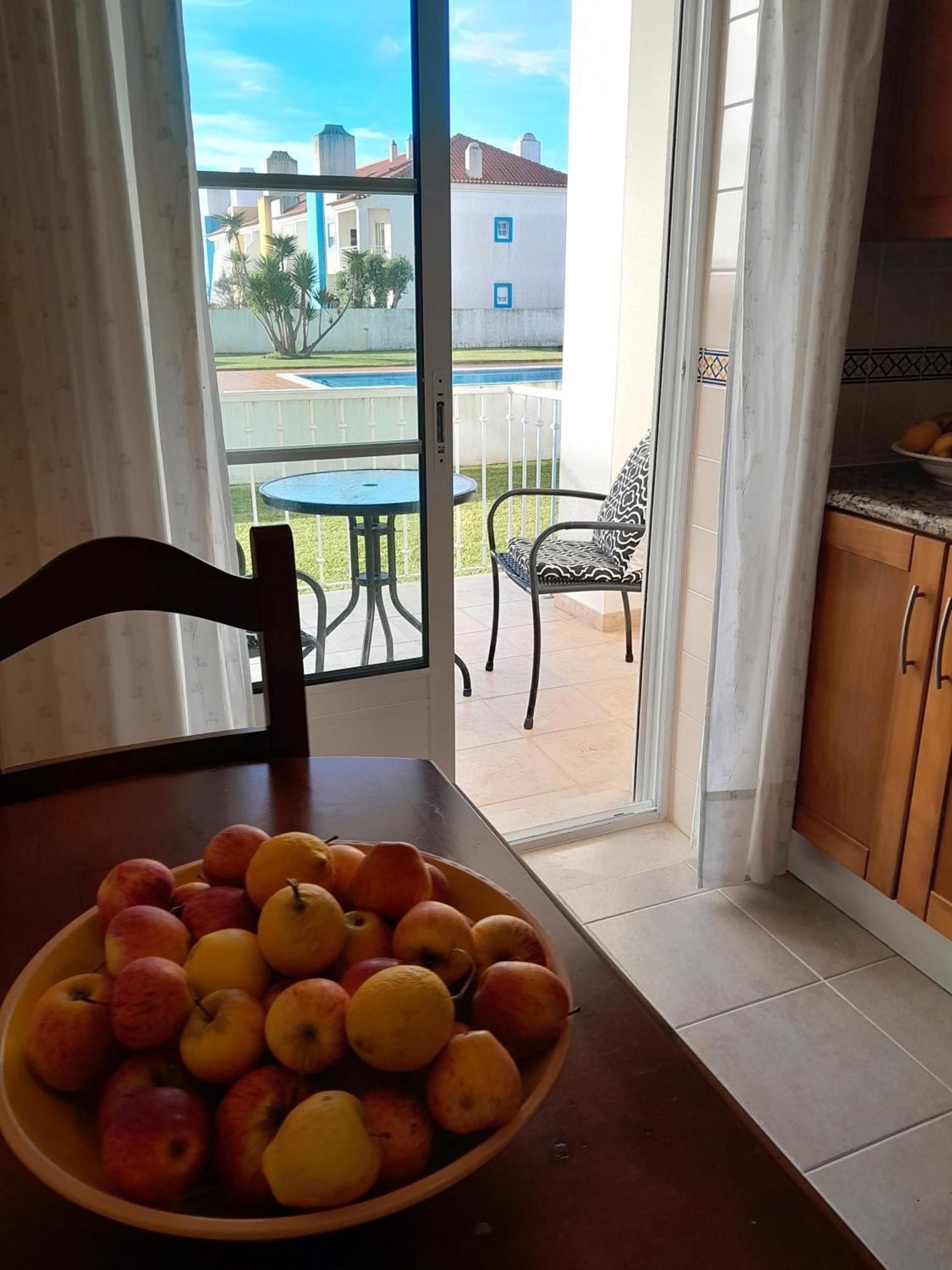 Palmeiras Apartement - T1 Com Piscina Baleal Eksteriør billede